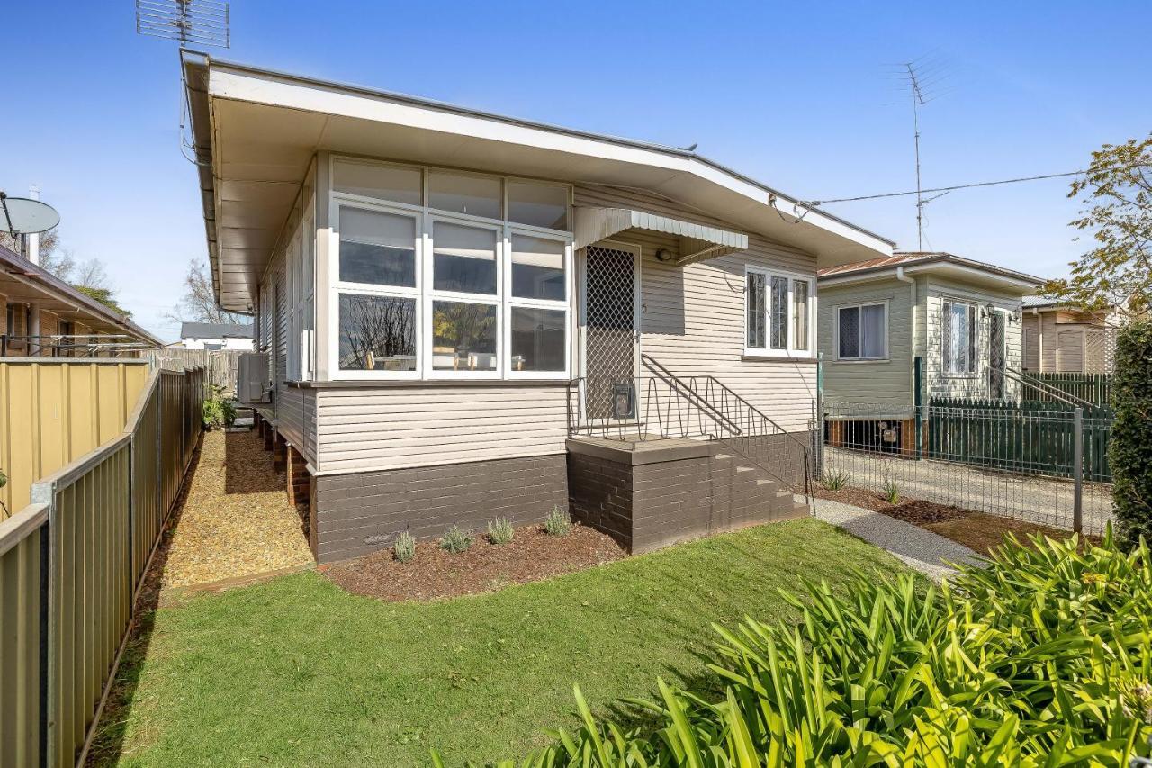 Light & Bright! 3 Bedroom Cottage, East Toowoomba! Luaran gambar